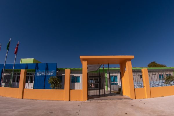 Fachada da Escola de Educação Infantil em Vera Cruz